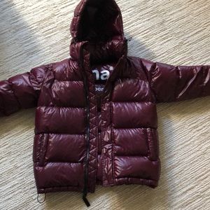 Aritzia TNA super puff maroon color